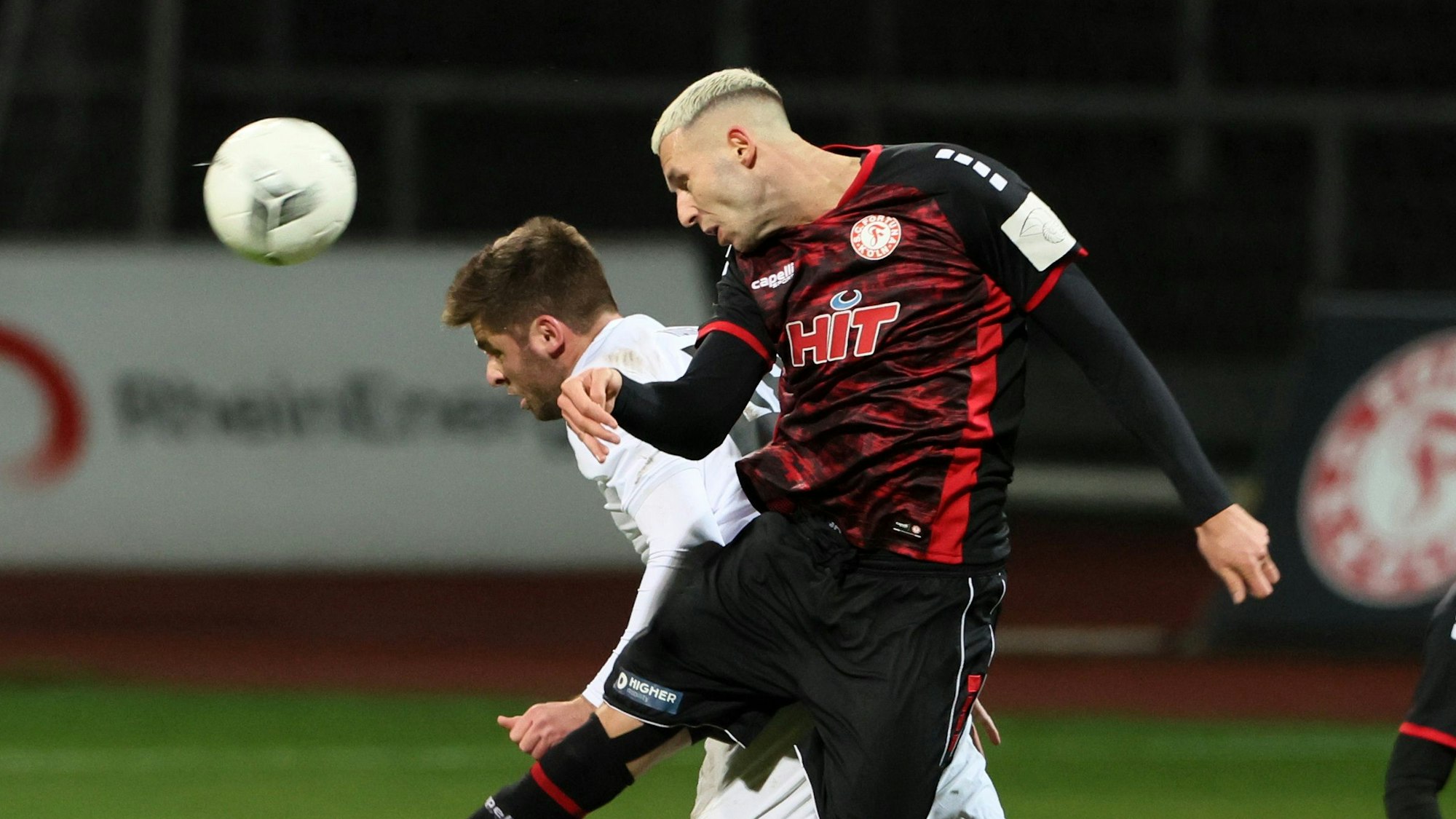 SC Fortuna Köln vs. Wuppertaler SV, WSV, 4.Liga,
vorne: Dominik Lanius (Fortuna), 11.02.2022, Bild: Herbert Bucco