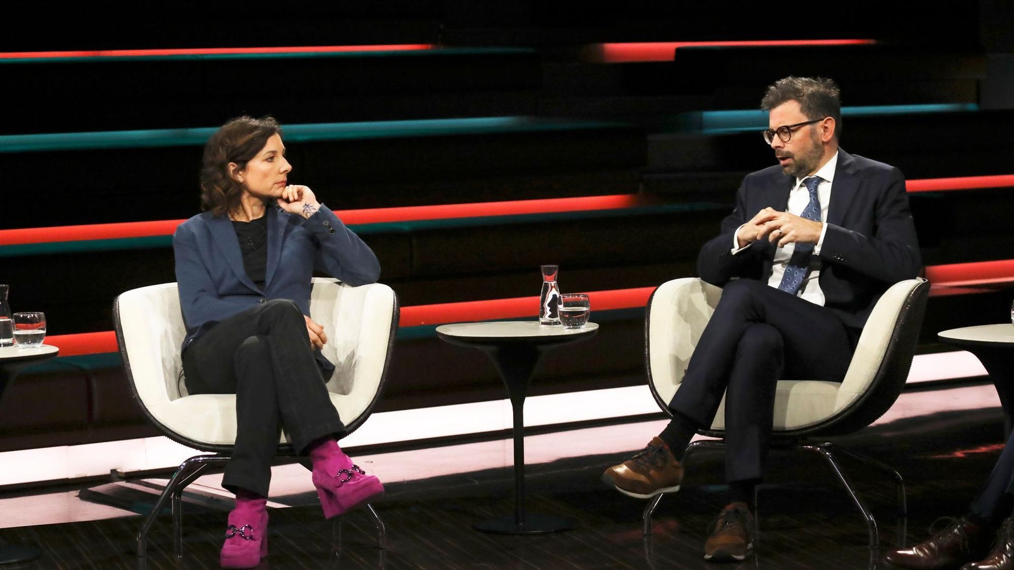 Juli Zeh (l.) und Jens Marco Scherf bei Markus Lanz