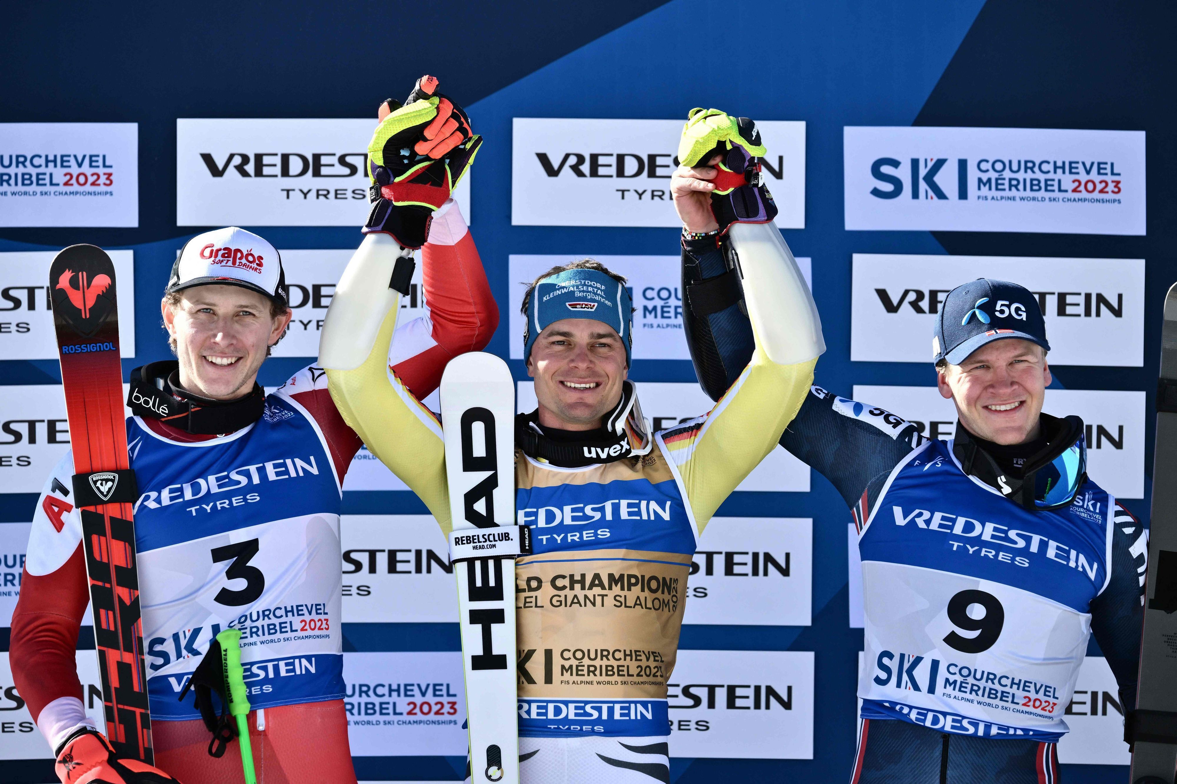 Dominik Raschner, Alexander Schmid und Timon Haugan jubeln
