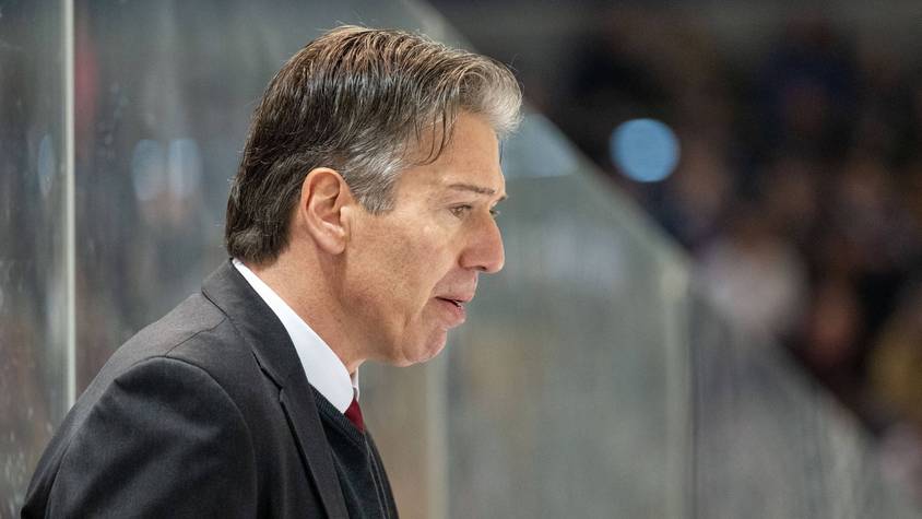 Chefcoach Uwe Krupp hat richtig gesehen: Auf der Anzeigetafel in Ingolstadt stand am Dienstag ein 3:8 aus Sicht der Kölner Haie.