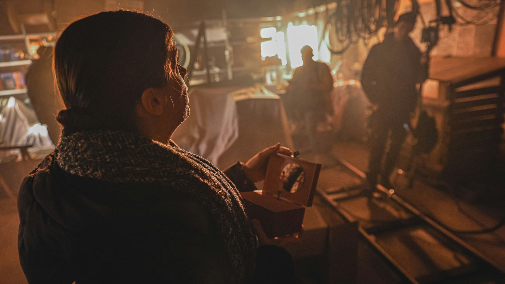 Blick auf den Dachboden, wo gerade eine Grusel-Szene gedreht wird.