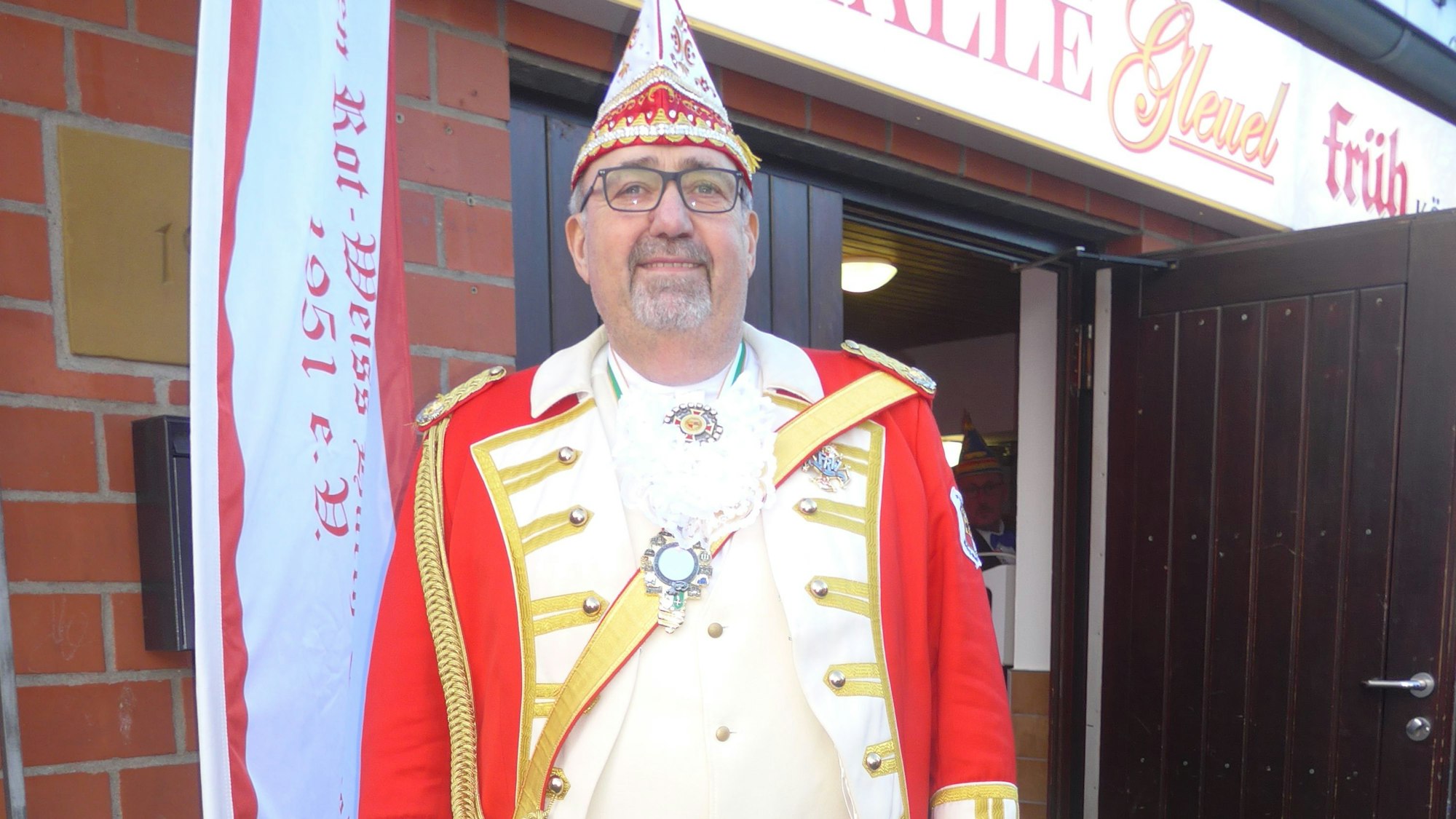 Hans-Gert „Bärchen „Sester trinkt während der Session keinen Tropfen Alkohol. Das Foto zeigt ihn in historischer Uniform.