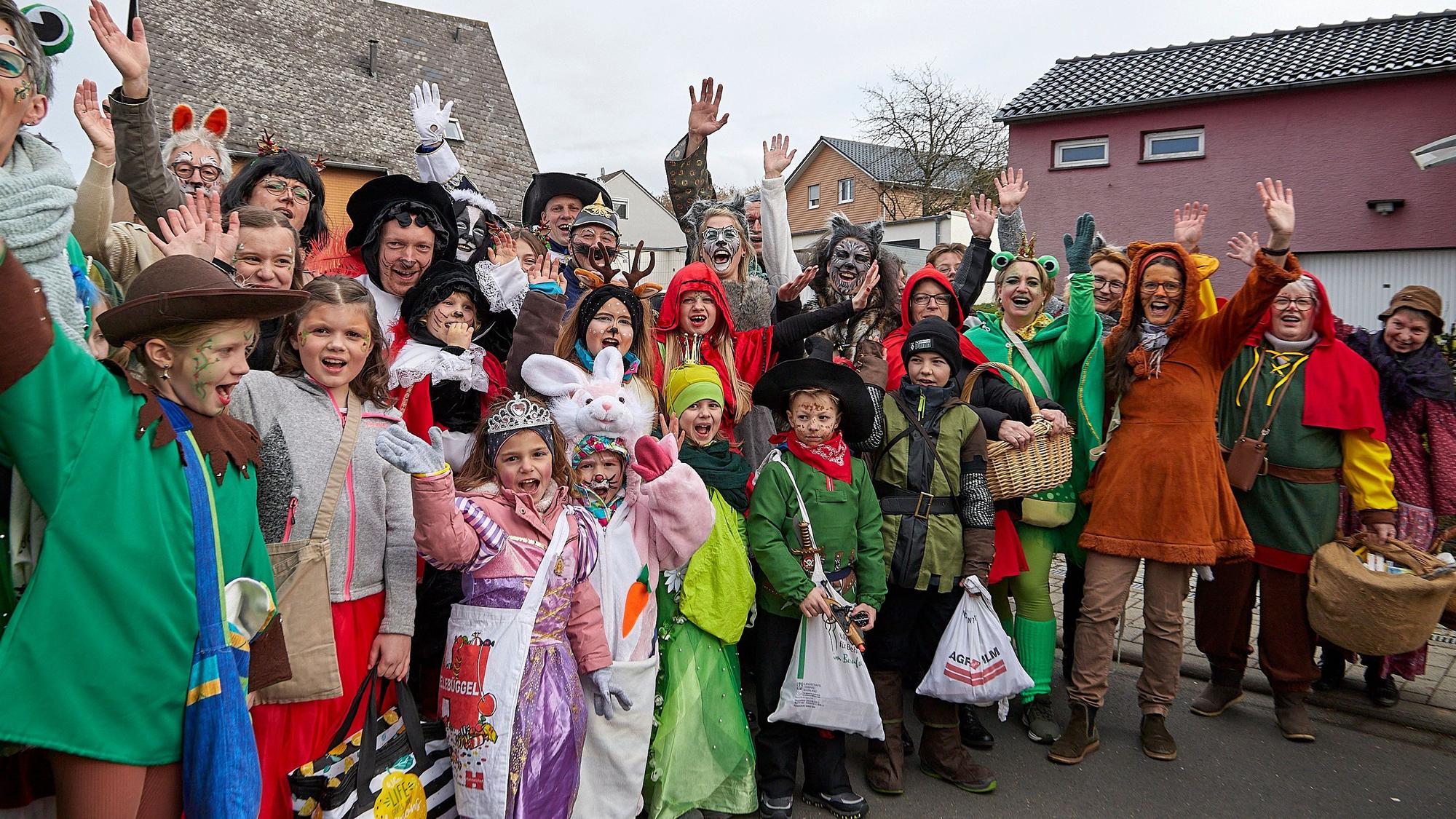 Märchenhaft ging es bei dieser stattlichen Gruppe zu, die der SV Wahlen auf die Beine gestellt hatte.