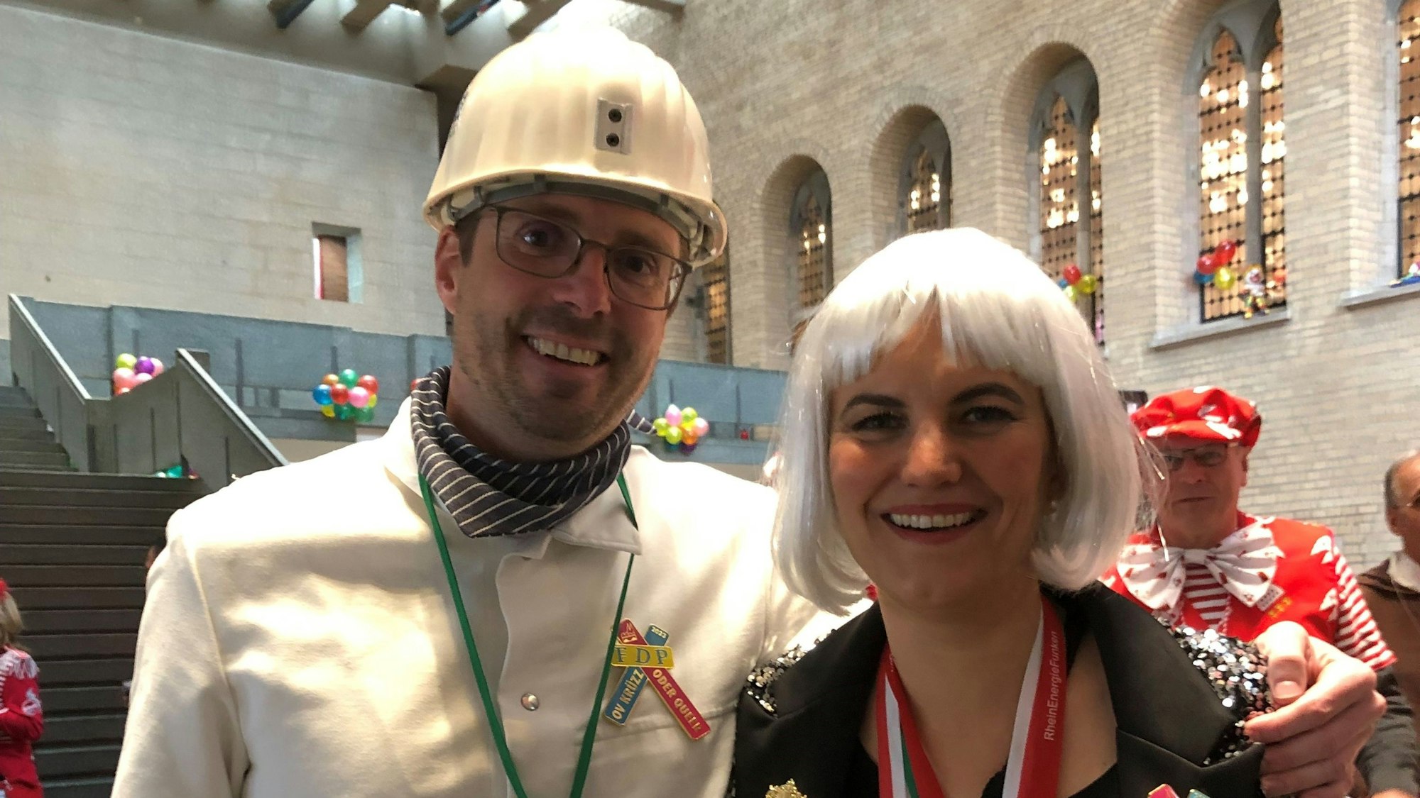 Andree Haack und Dörte Diemert im Rathaus
