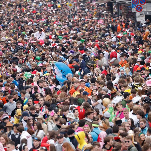 Dicht, dichter, Zülpicher: Hier herrscht buntes Treiben, es gibt keinen Einlass mehr.
