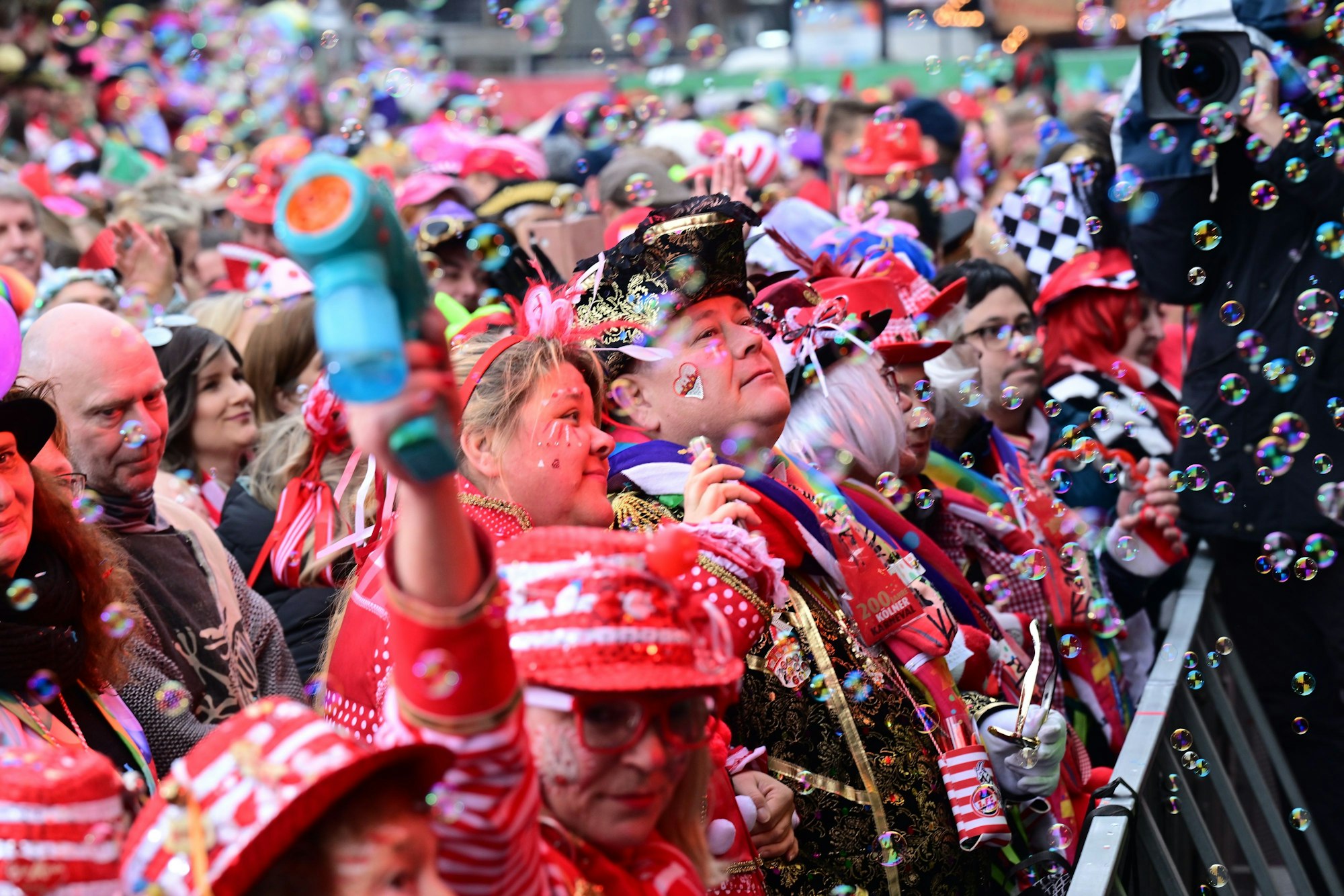 Weiberfastnacht auf dem Alter Markt