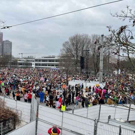 An der Ausweichfläche auf der Uniwiese scheiden sich die Geister