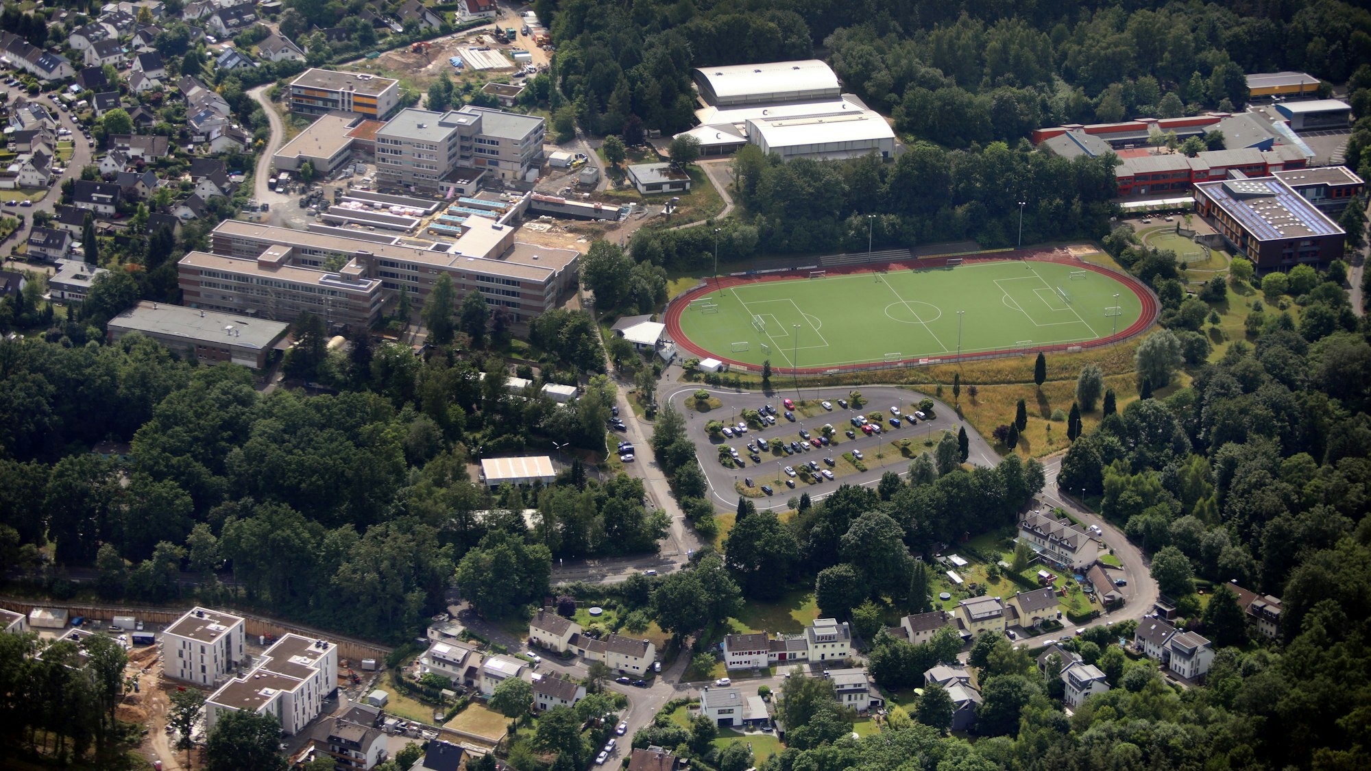 Das Schulzentrum Rösrath aus der Luft.