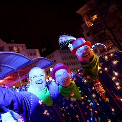 Feiernde auf dem Sternmarsch am Alter Markt.