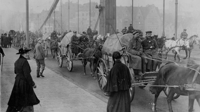 Die Männer kommen aus dem Krieg zurück nach Köln, es beginnen schwere Jahre.