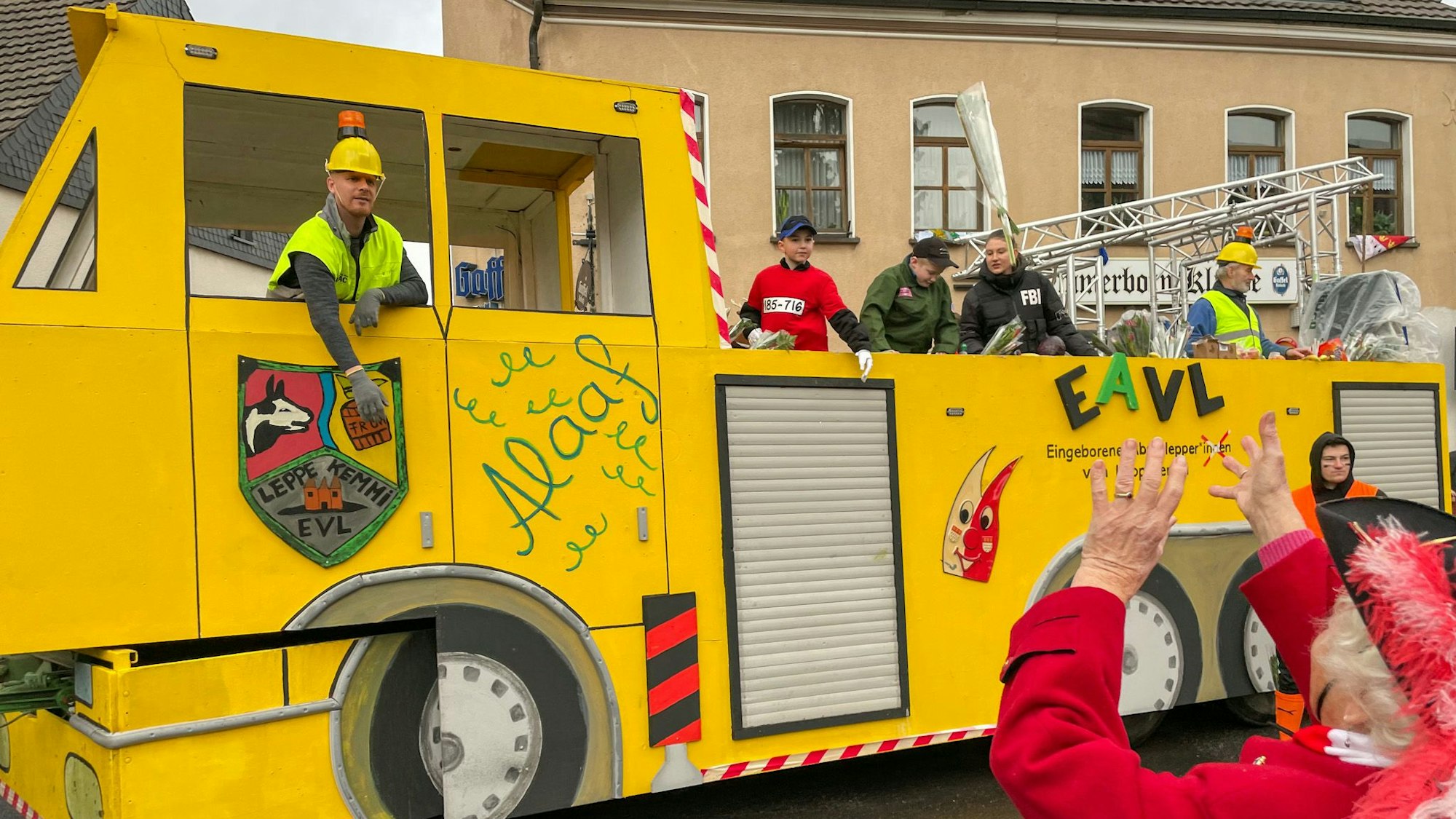 19.02.2023 Karnevalszug 2023 am Karnevalssonntag in Bergisch Gladbach-Sand