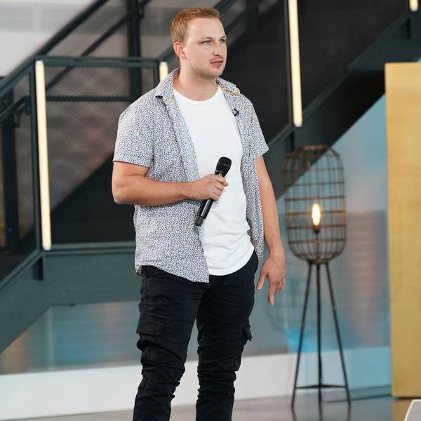 Das Foto zeigt Nachwuchssänger David Leischik aus Hürth. Er hat es bei DSDS unter die letzten 40 geschafft.