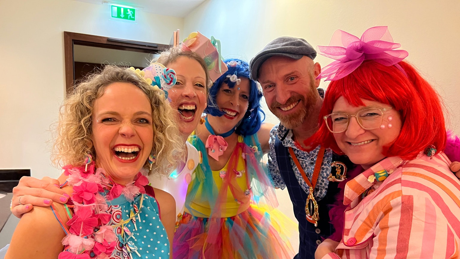 Autorin Lisa Harmann (links) mit Freundinnen.