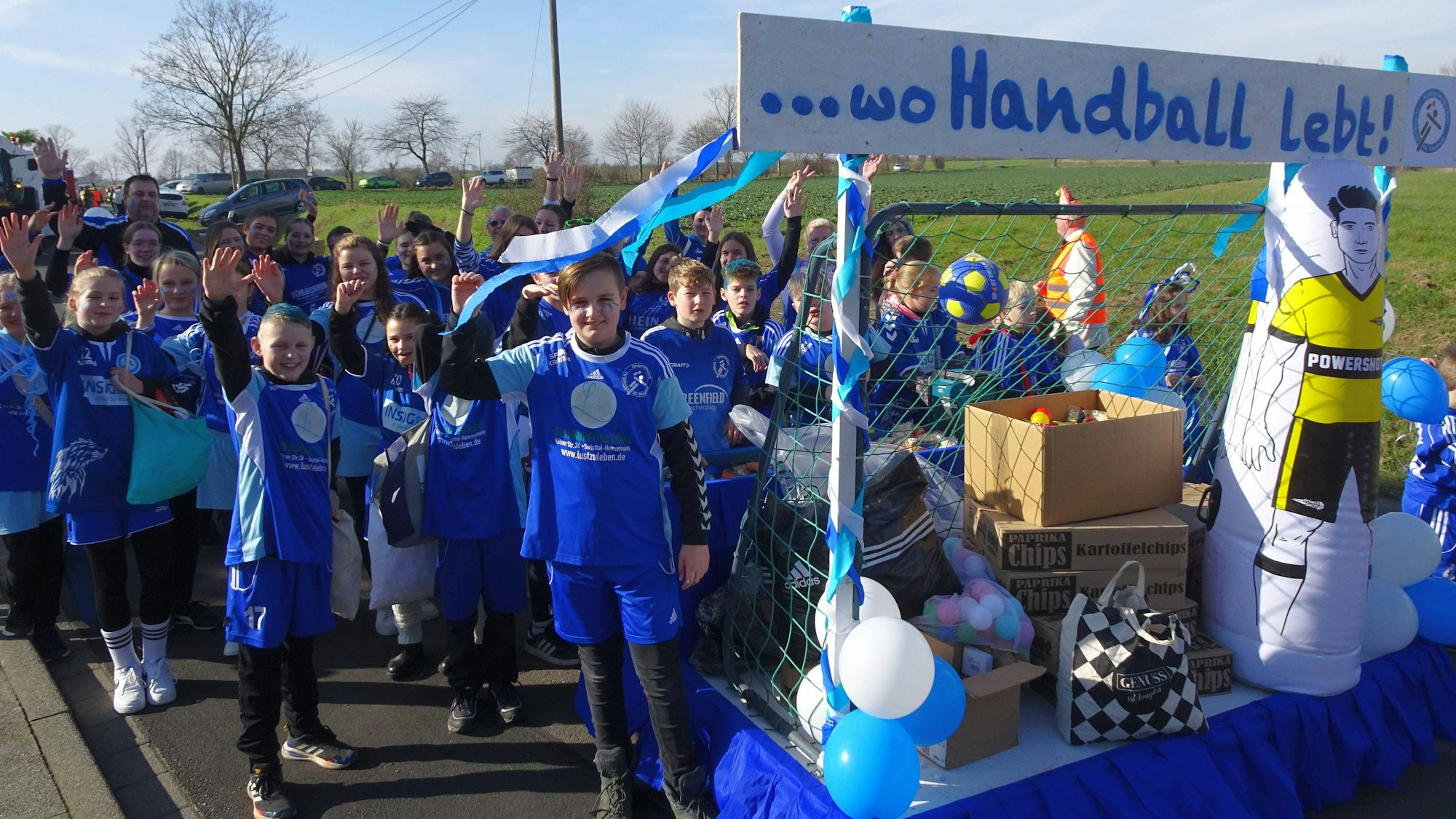 Die Handball-Spielgemeinschaft Ollheim-Straßfeld brachte 35 Kinder und Jugendliche in den Zug