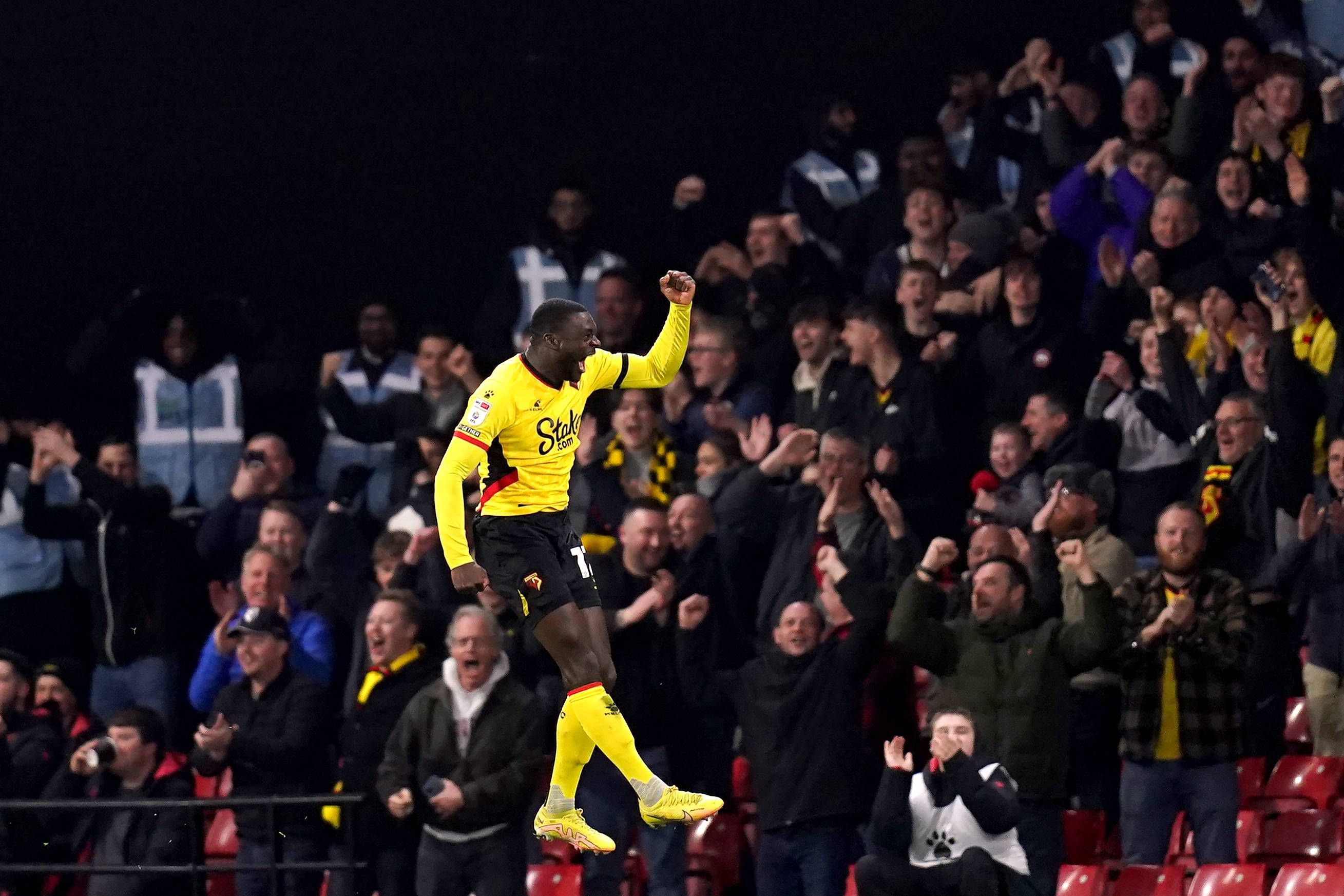 Watford siegt 3:2 gegen West Brom: Ken Sema traf doppelt für Watford, doch im Rampenlicht stand er wegen einer Aktion nach dem Spiel.