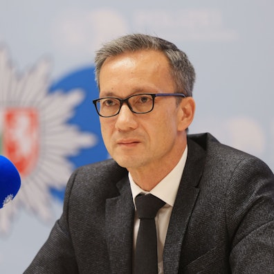 Falk Schnabel, Polizeipräsident von Köln, spricht über die steigende Kriminalitätsstatistik in Köln (Archivbild).