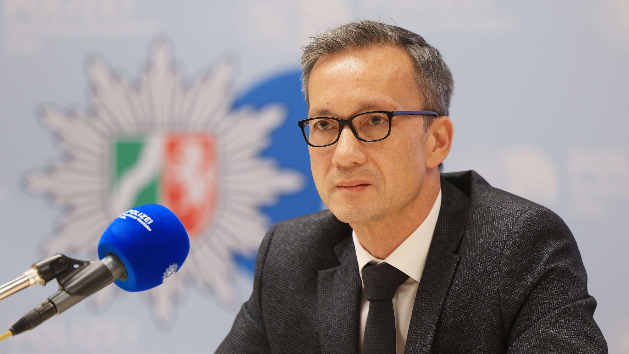 Falk Schnabel, Polizeipräsident von Köln, spricht über die steigende Kriminalitätsstatistik in Köln (Archivbild).