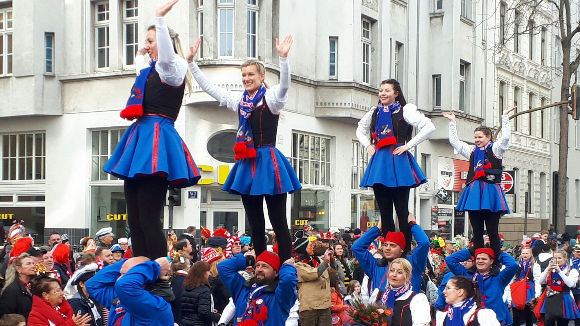 „De Heinzelmänncher zo Kölle“.