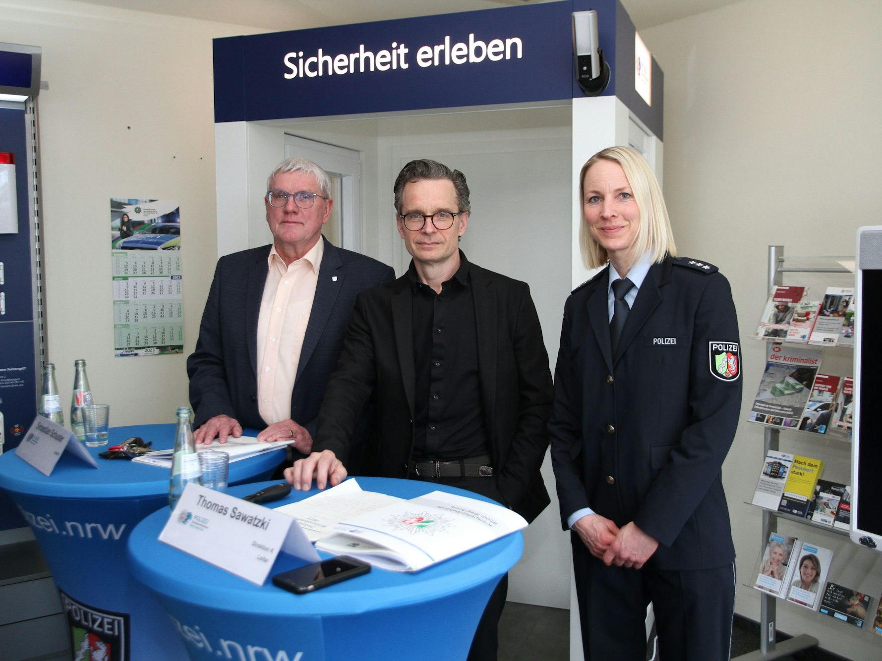 Sie stellten die Kriminalitätsstatistik 2022 vor: Landrat Sebastian Schuster (v.l.), Direktionsleiter Thomas Sawatzki und Pressesprecherin Elisabeth Uhlmann