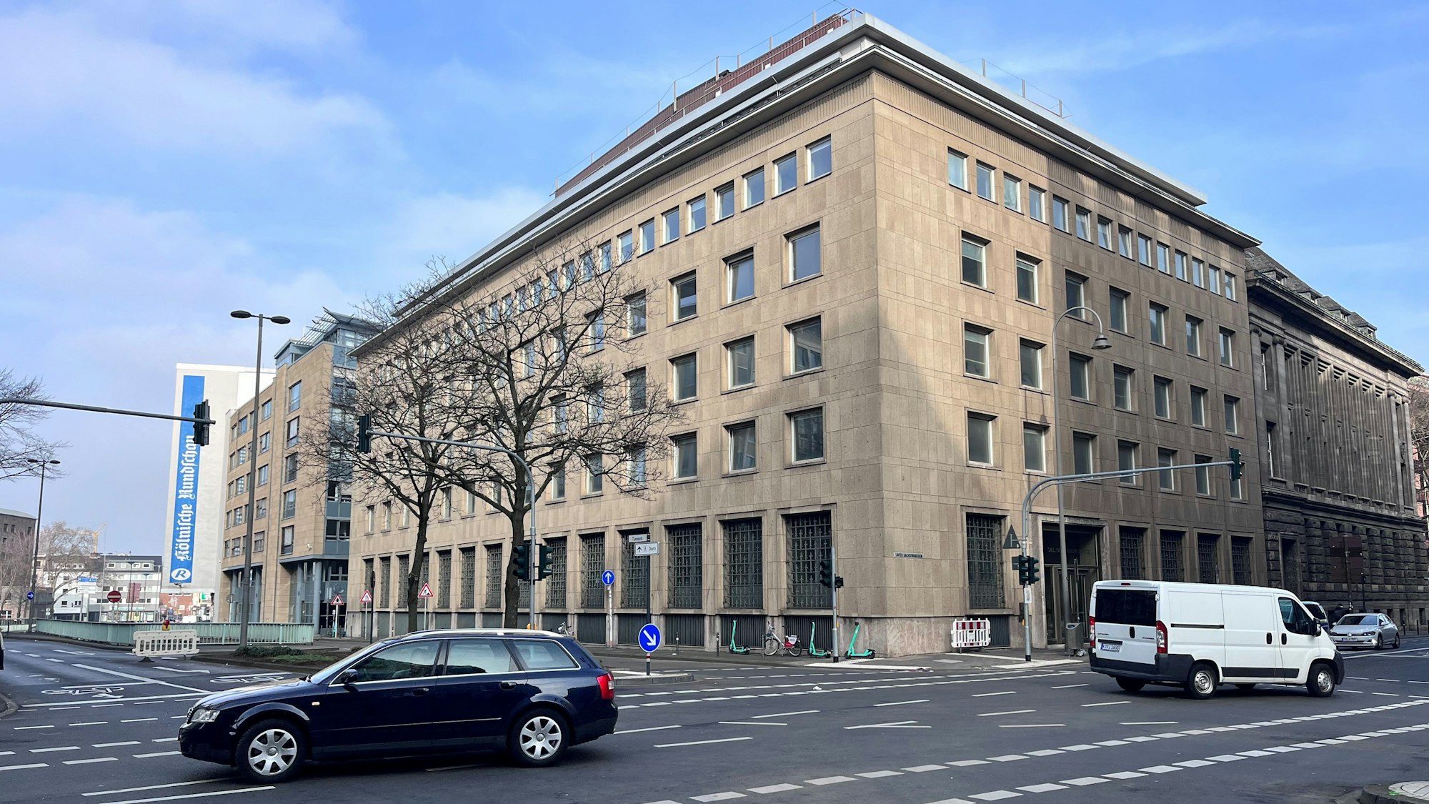 Das ehemalige Stammhaus der Privatbank Sal. Oppenheim an der Ecke Unter Sachsenhausen/Tunisstraße.