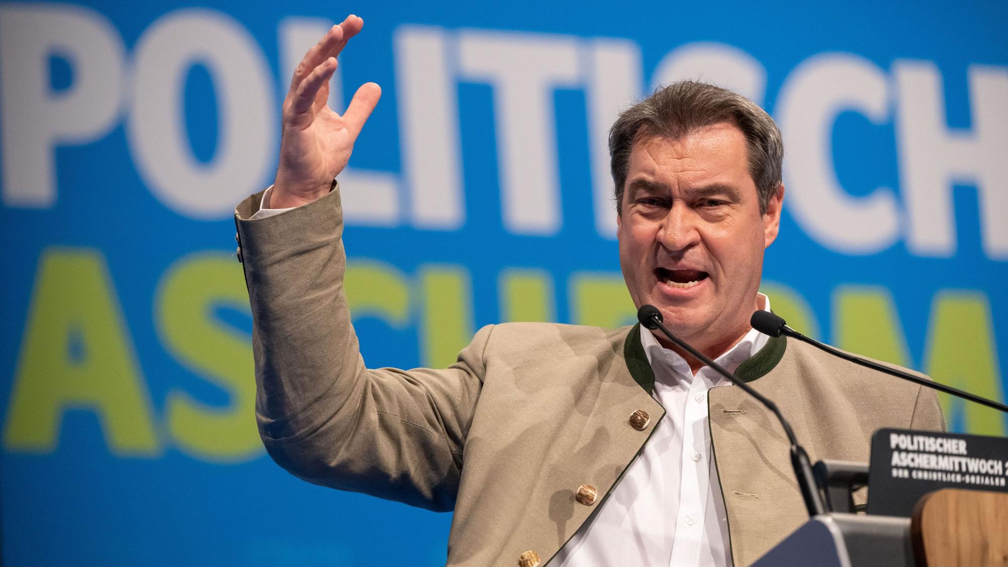 Der CSU-Vorsitzende und Bayerische Ministerpräsident Markus Söder spricht beim Politischen Aschermittwoch der CSU in der Dreiländerhalle Passau.