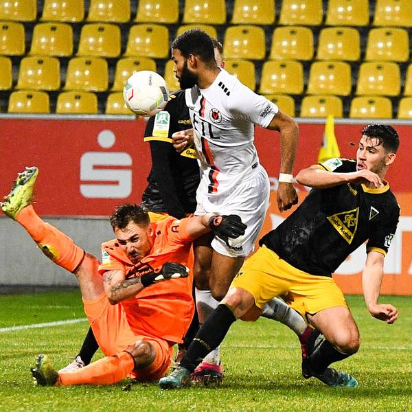 Jamil Siebert Viktoria Köln, 20, 3. v.li. erzielt das Tor zum 0:1, Treffer, Torerfolg, Action, Aktion, Spielszene, 22.02.2023, Aachen Deutschland, Fussball, Mittelrheinpokal, Viertelfinale, TSV Alemannia Aachen - FC Viktoria Köln, Fussball, Mittelrheinpokal, Viertelfinale, TSV Alemannia Aachen - FC Viktoria Köln, DFB/DFL REGULATIONS PROHIBIT ANY USE OF PHOTOGRAPHS AS IMAGE SEQUENCES AND/OR QUASI-VIDEO. *** Jamil Siebert Viktoria Köln, 20, 3 v li scores the goal to 0 1, hit, goal, action, game scene, 22 02 2023, Aachen Germany , football, Mittelrheinpokal, quarterfinal, TSV Alemannia Aachen FC Viktoria Köln, football, Mittelrheinpokal, quarterfinal, TSV Alemannia Aachen FC Viktoria Köln, DFB DFL REGULATIONS PROHIBIT ANY USE OF PHOTOGRAPHS AS IMAGE SEQUENCES AND OR QUASI VIDEO xmhx