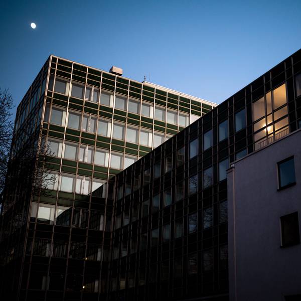 Die frühere Kaufhof-Zentrale an der Leonhard-Tietz-Straße wird derzeit umgebaut.
