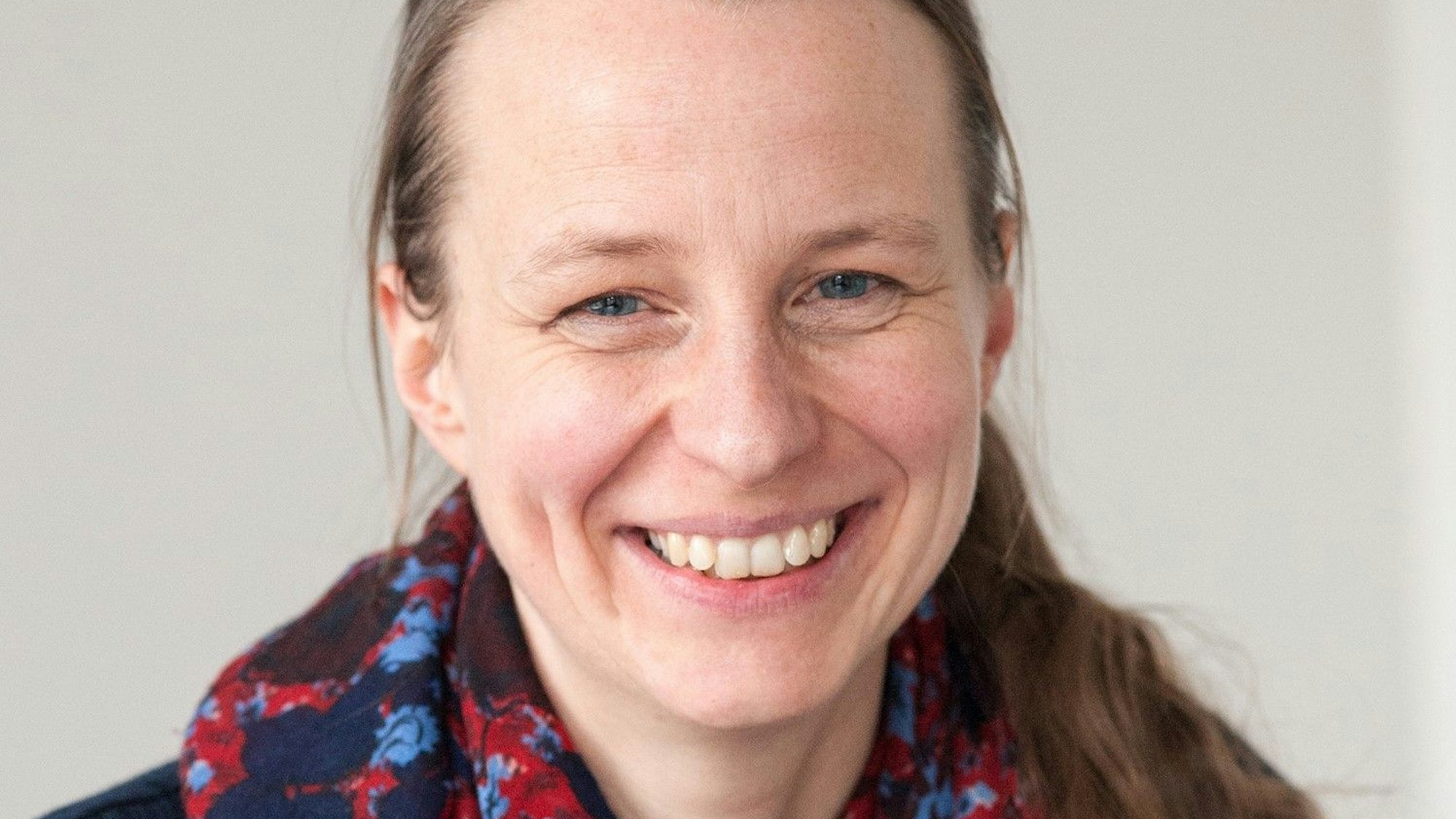 Diana Rechid leitet am Climate Service Center Germany (GERICS) des Helmholtz-Zentrums Hereon die Abteilung "Regionaler und lokaler Klimawandel". Sie betreut Forschungsarbeiten zu regionalen bis lokalen Klimaänderungen und die Entwicklung von simulationsbasierten Klimainformationen zur Unterstützung der Klimaanpassung in Städten und Regionen.