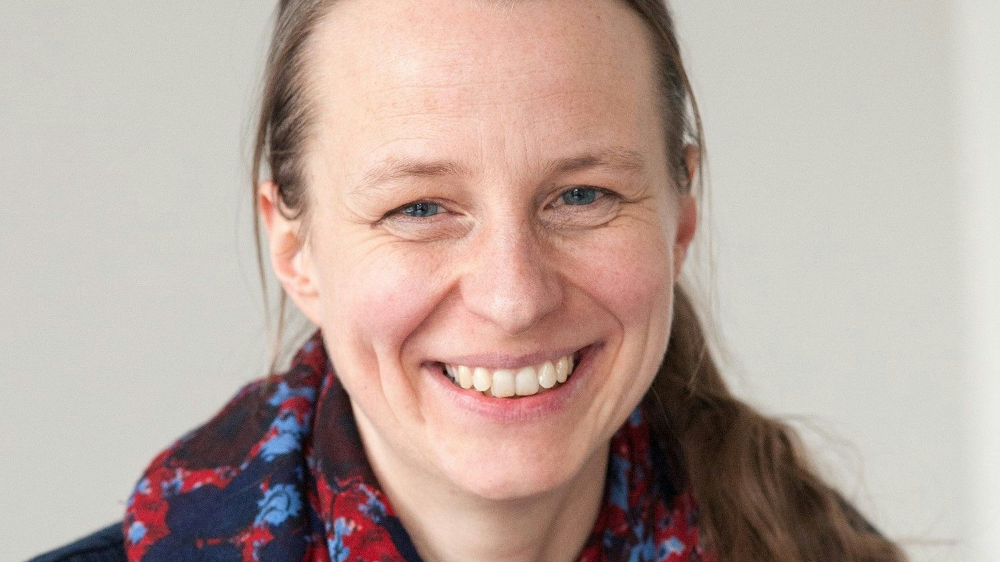 Diana Rechid  leitet am Climate Service Center Germany (GERICS) des Helmholtz-Zentrums Hereon die Abteilung "Regionaler und lokaler Klimawandel". Sie betreut Forschungsarbeiten zu regionalen bis lokalen Klimaänderungen und die Entwicklung von simulationsbasierten Klimainformationen zur Unterstützung der Klimaanpassung in Städten und Regionen.