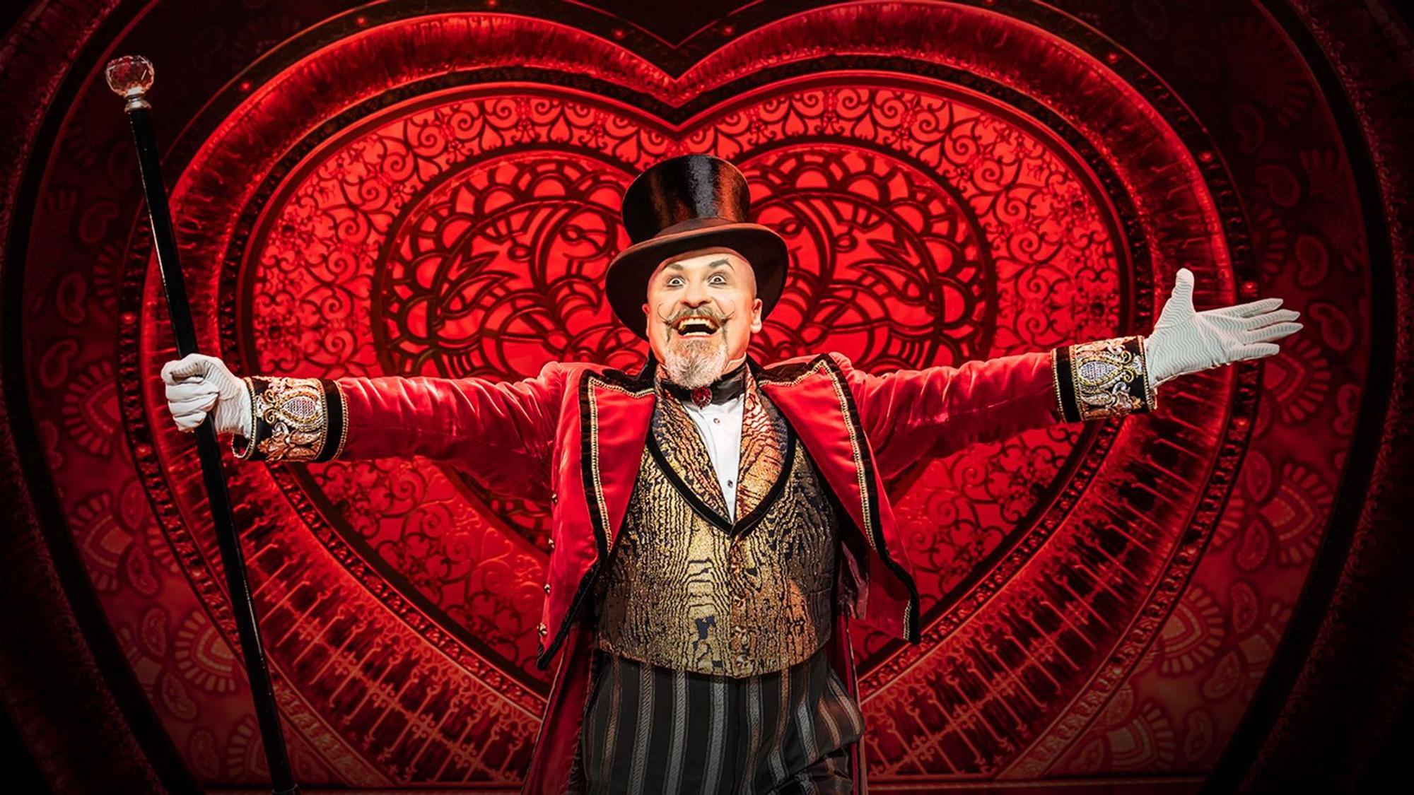 Gavin Turnbull als Harold Zigler im Musical „Moulin Rouge“