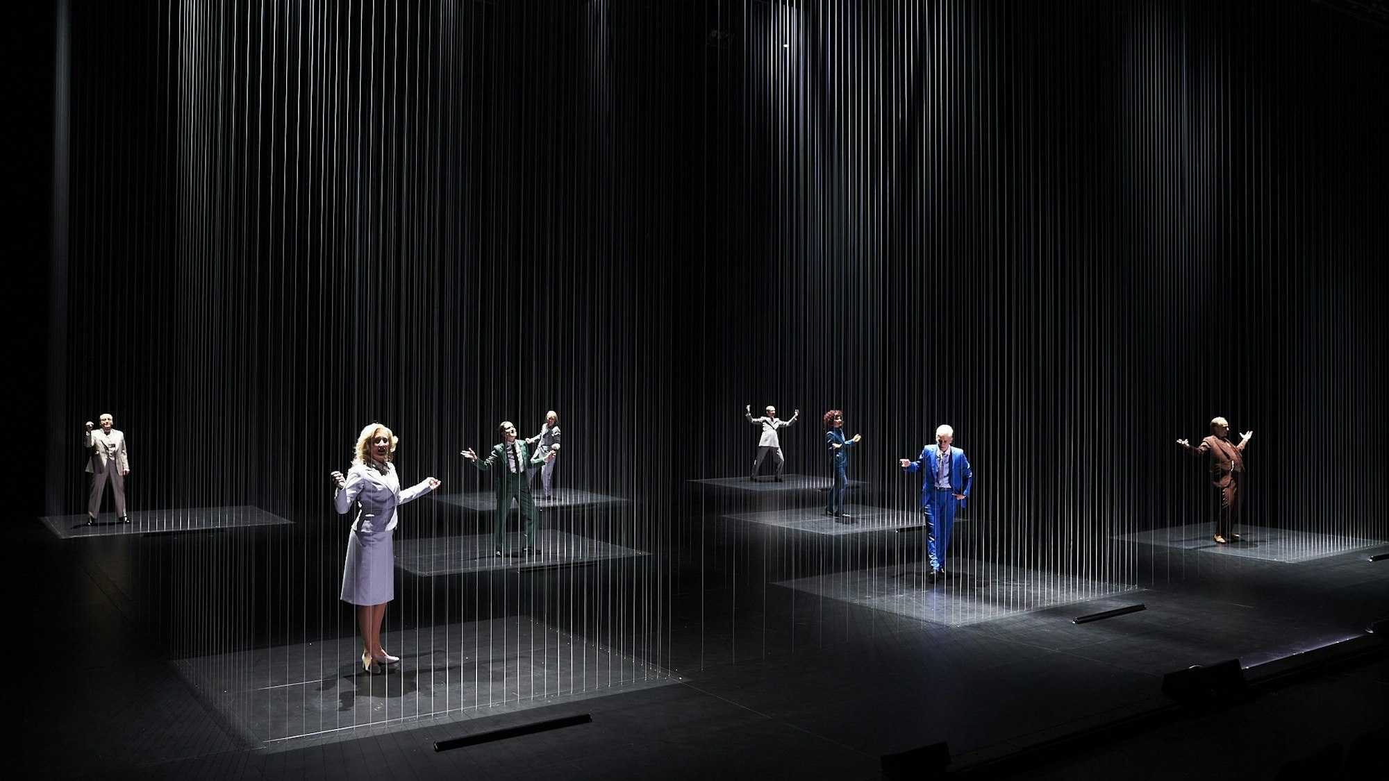 Johann Holtrop
Abriss der Gesellschaft
nach dem gleichnamigen Roman von Rainald Goetz
Regie: Stefan Bachmann
Regie: Stefan Bachmann
Bühne: Olaf Altmann
Kostüme: Jana Findeklee, Joki Tewes
Choreografie & Körperarbeit: Sabina Perry
Musikalische Einrichtung & Komposition: Sven Kaiser
Licht: Michael Gööck
Dramaturgie: Lea Goebel
Foto: Tommy Hetzel