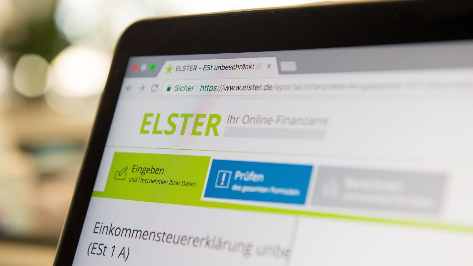 Die Steuer-Plattform „Elster“ ist auf dem Bildschirm eines Laptops zu sehen.