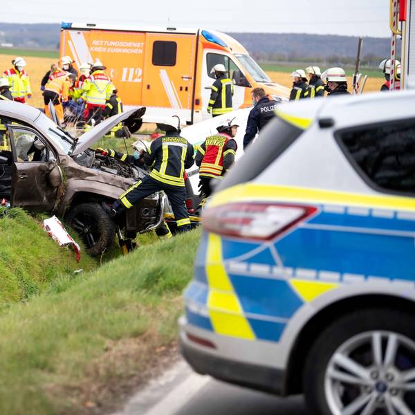 Die Gemeindeverwaltung in Weilerswist sieht sich nach wie vor der Kritik der Feuerwehrleute ausgesetzt. Hier ist die Feuerwehr bei einem Verkehrsunfall in Vernich im Einsatz.