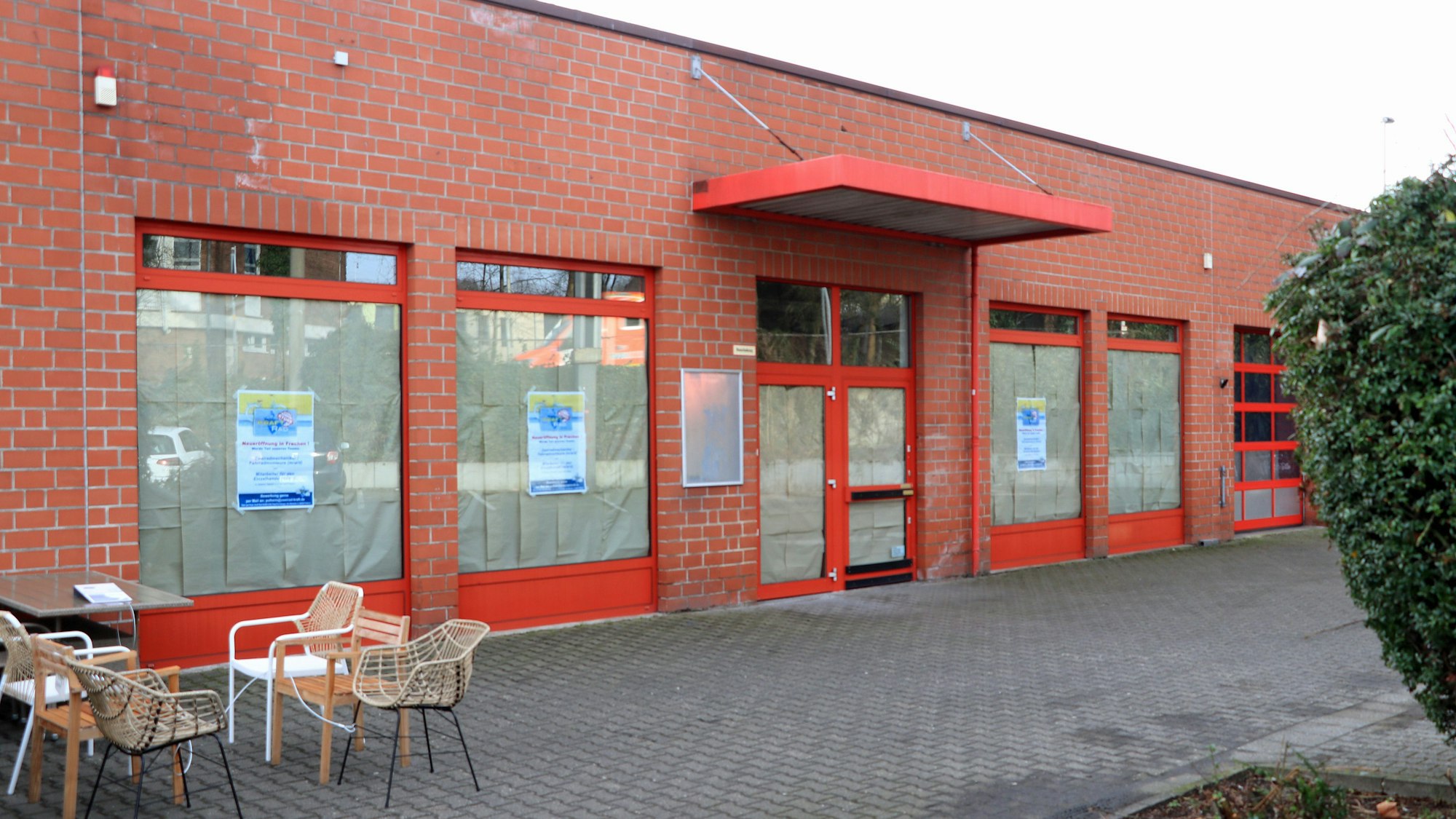 Das Foto zeigt die ehemalige ATU-Filiale an der Dürener Straße in Frechen. Am 1. April öffnet dort ein Fachgeschäft.