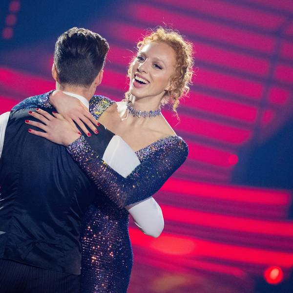Anna Ermakova, Model, und Valentin Lusin, Profitänzer, tanzen in der RTL-Tanzshow "Let's Dance" im Coloneum. Foto: Rolf Vennenbernd/dpa +++ dpa-Bildfunk +++