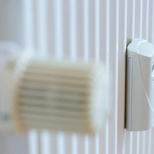 Bei den ab März von den Versorgern abzurechnenden Energiepreisbremsen für Strom und Gas gibt es je nach Ausgangstarif starke Unterschiede beim Zuschussbedarf.