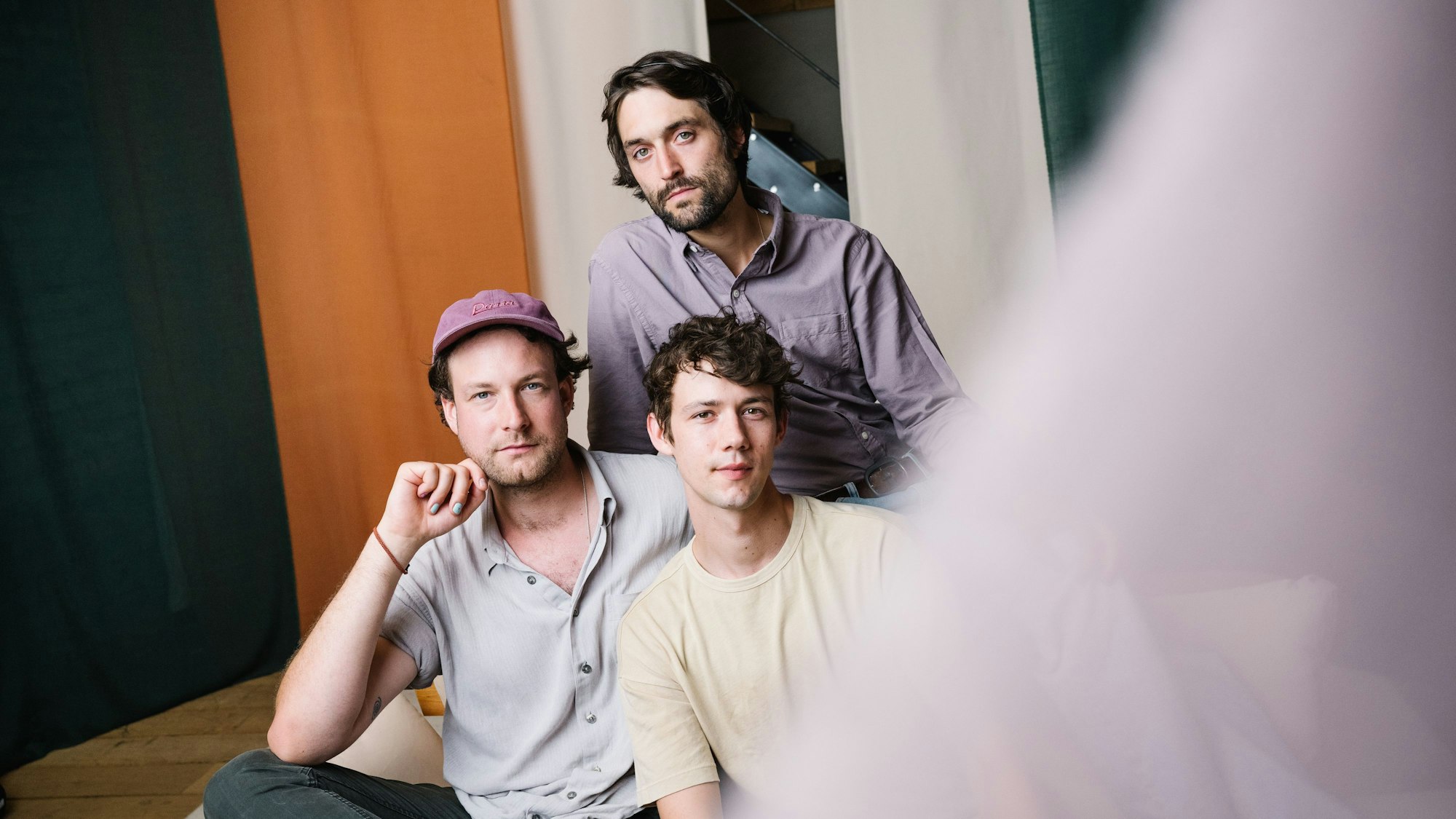 AnnenMayKantereit Promofotos zum vierten Studioalbum „Es ist Abend und wir sitzen bei mir“