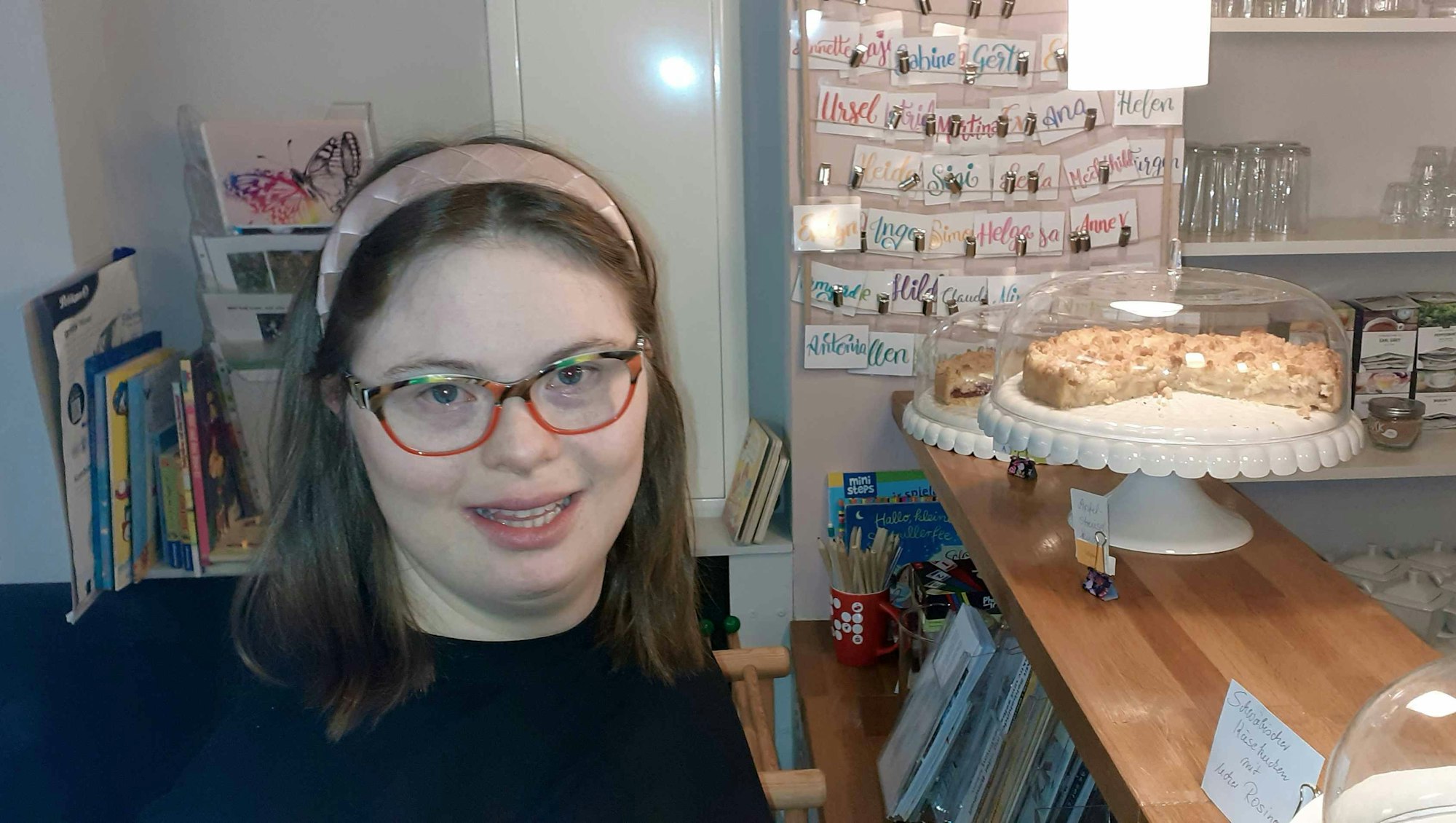 Lina Hagemann aus Heimerzheim ist Bäckerin und arbeitet im Café Sofa in Meckenheim