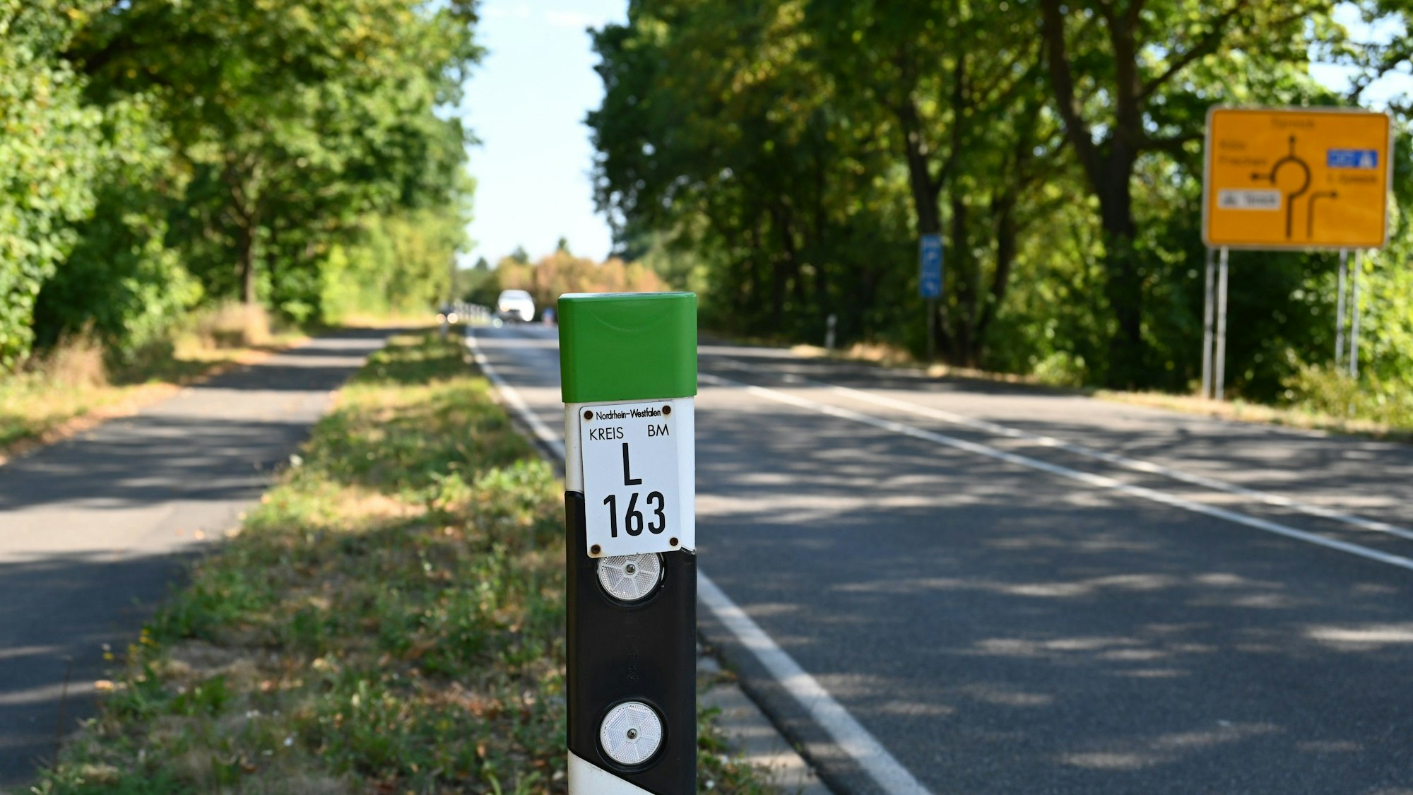 Die L163 zwischen Türnich und Horrem wird saniert. Das Foto zeigt den Abschnitt zwischen Kölner Straße und Türnich.