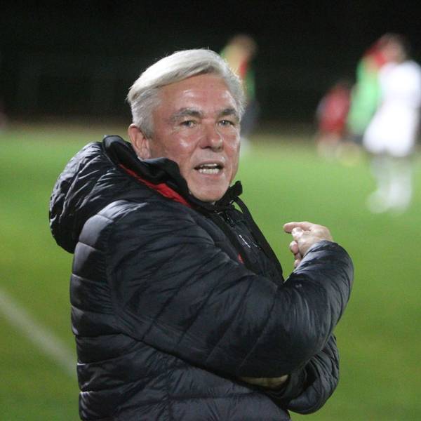 Fußball Mittelrheinpokal Verbandspokal FC Hennef verliert in der ersten Runde gegen den Drittligisten Viktoria Köln mit 0:3
Viktoria Trainer Olaf Janßen