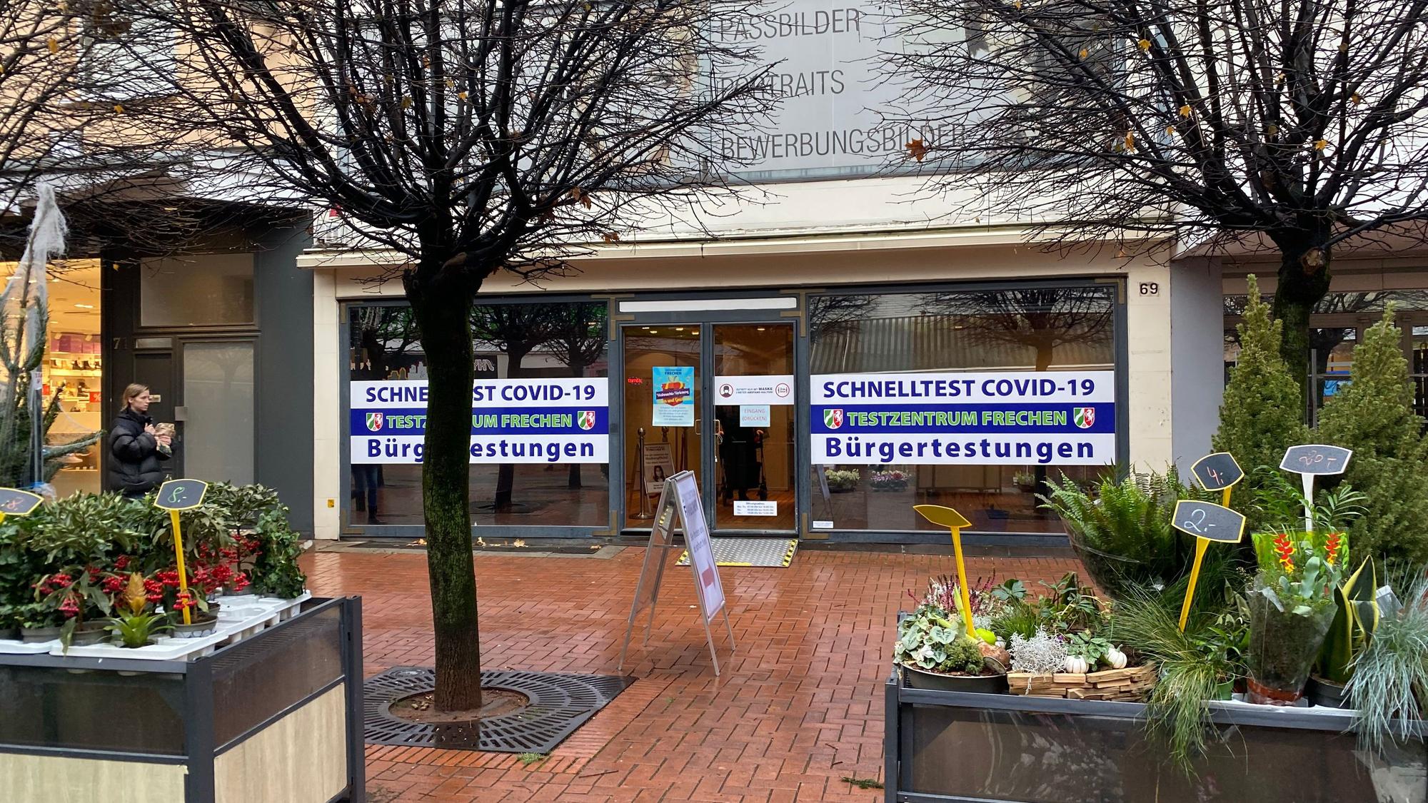 Das ehemalige Corona-Testzentrum in der Frechener Fußgängerzone.