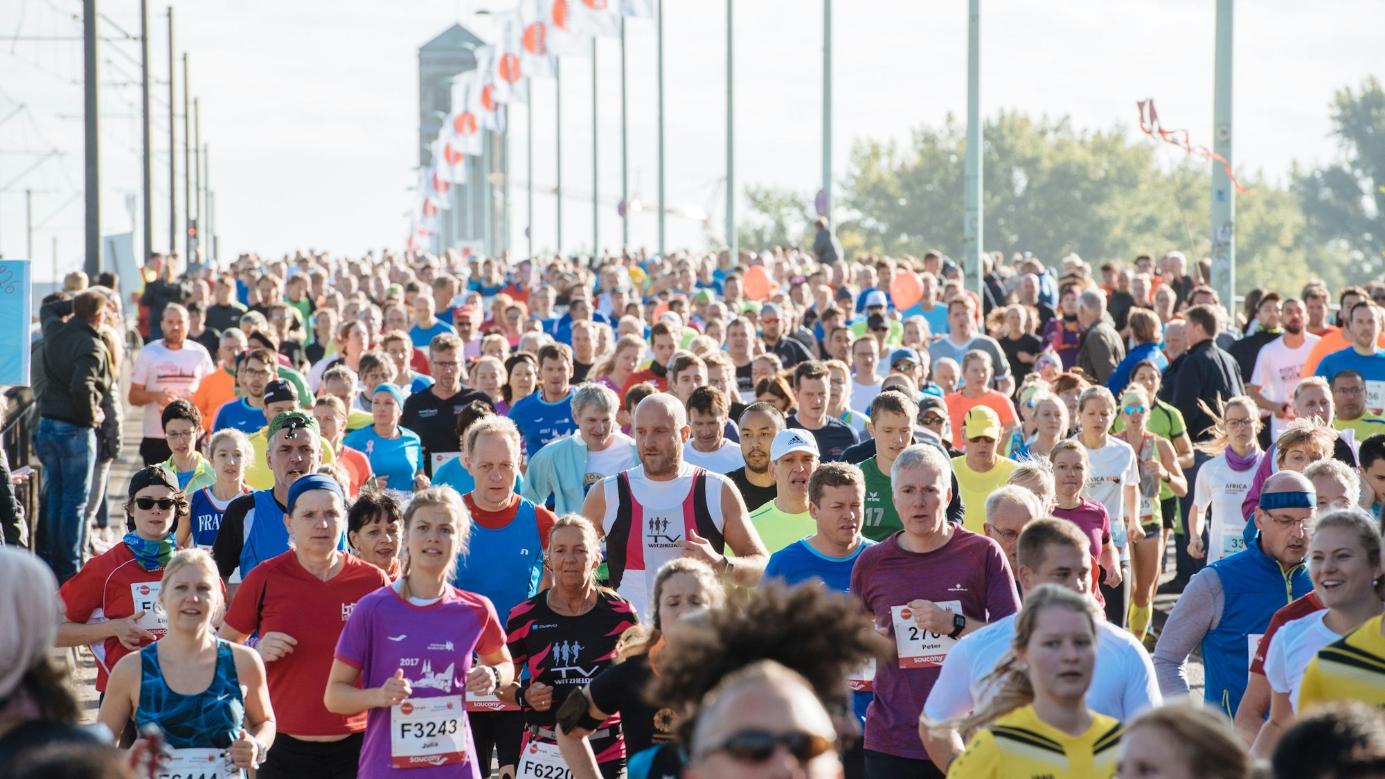 Bislang immer ein Laufmagnet: Der Köln-Marathon in Köln (Archivbild).