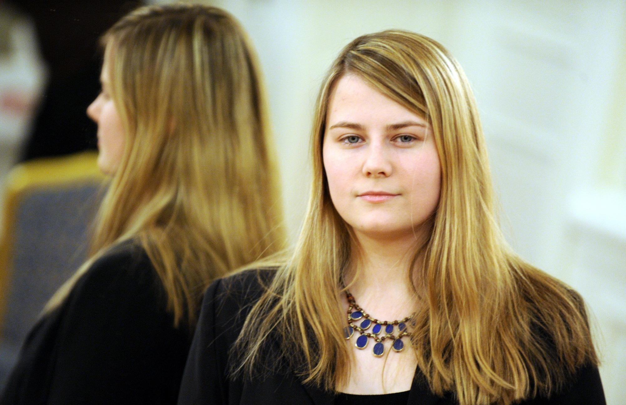 ARCHIV - 14.12.2009, Hamburg: Die Österreicherin Natascha Kampusch vor der Präsentation der NDR-Dokumentation «Natascha Kampusch - 3096 Tage Gefangenschaft». Vor 25 Jahren (2.3.1998) wurde Kampusch auf dem Schulweg entführt und acht Jahre in einem Verlies bei Wien gefangengehalten.