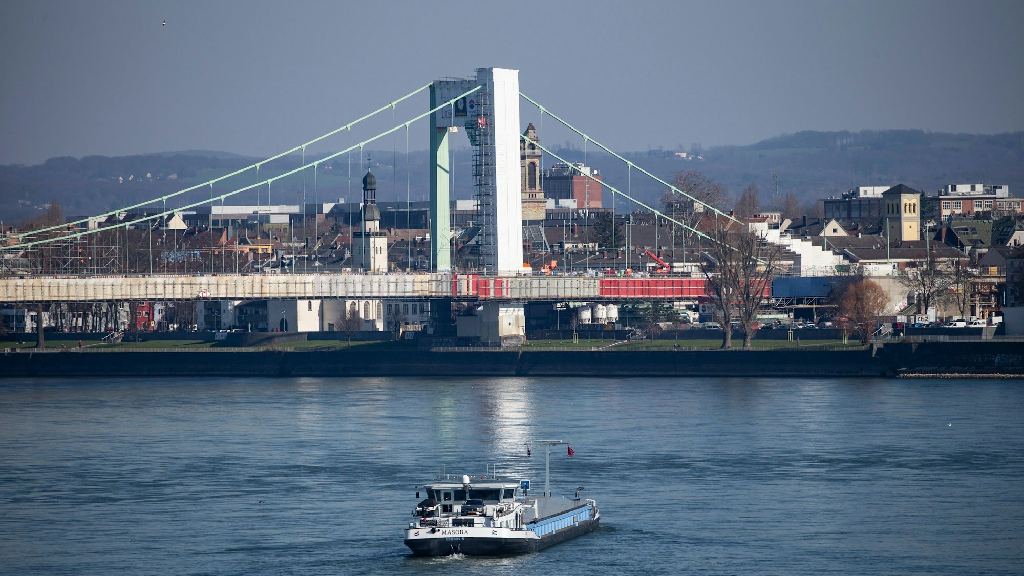 Blick auf die Mülheimer Brücke
