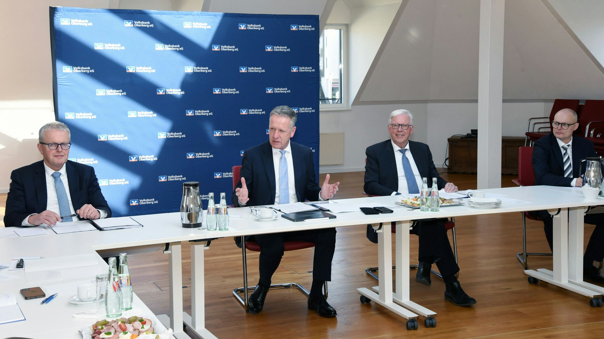 ds Pressekonferenz Bilanz Volksbank Oberberg In Wiehl