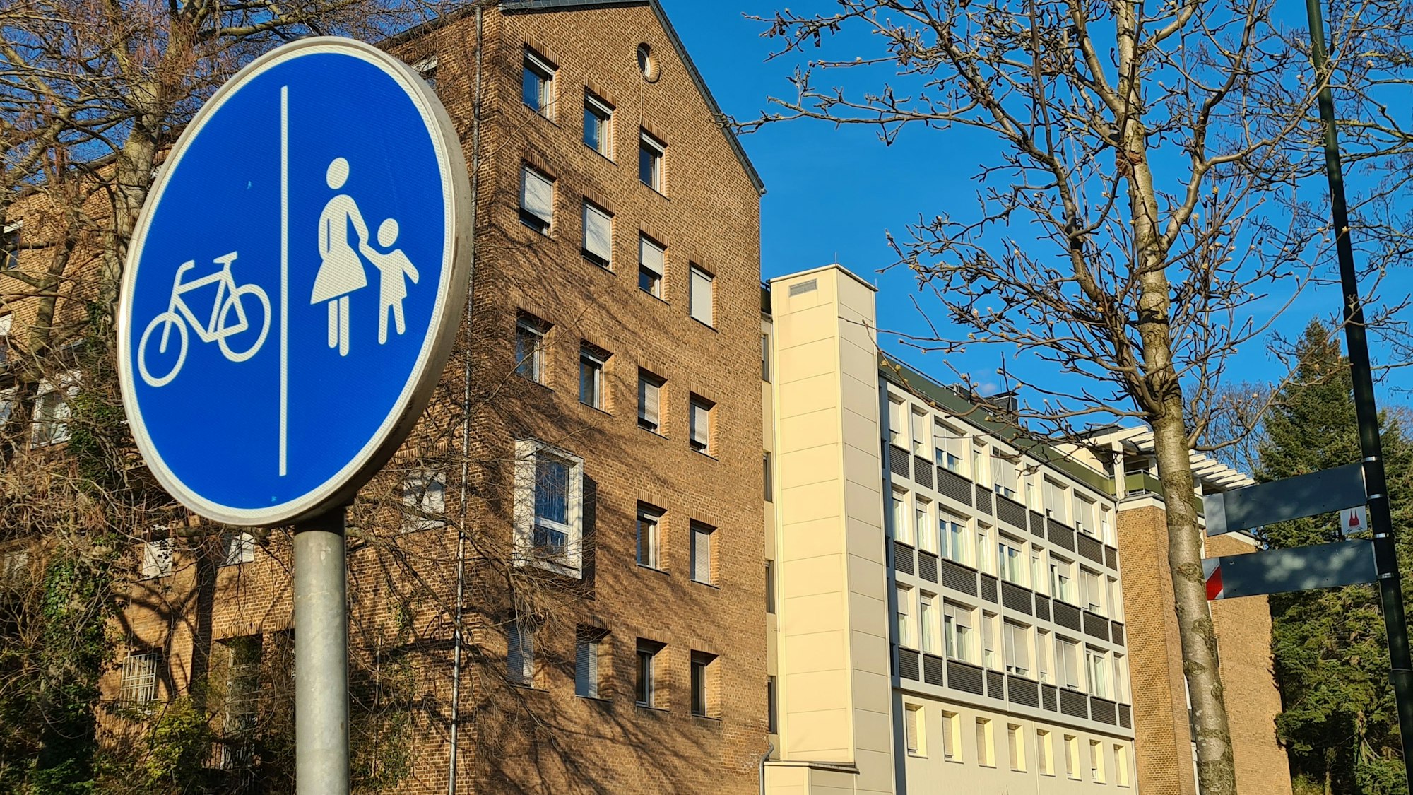Auf dem Foto ist das Kloster der Salvatorianerinnen in Kerpen-Horrem. Es soll zu einem „Haus der Bildung“ werden.