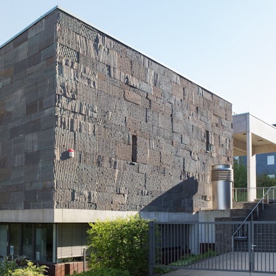 Die Fassade der Berufsschule Wipperfürth.