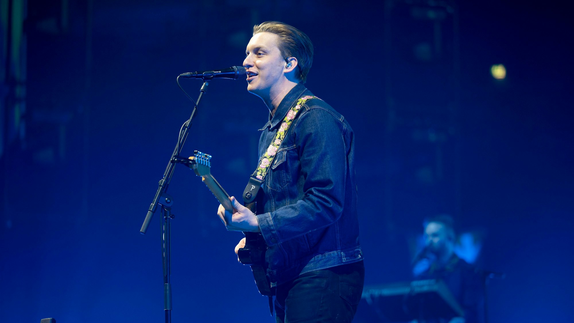 „The Adventures of The Goldrush Kid“: George Ezra gibt ein Konzert in der Lanxessarena.