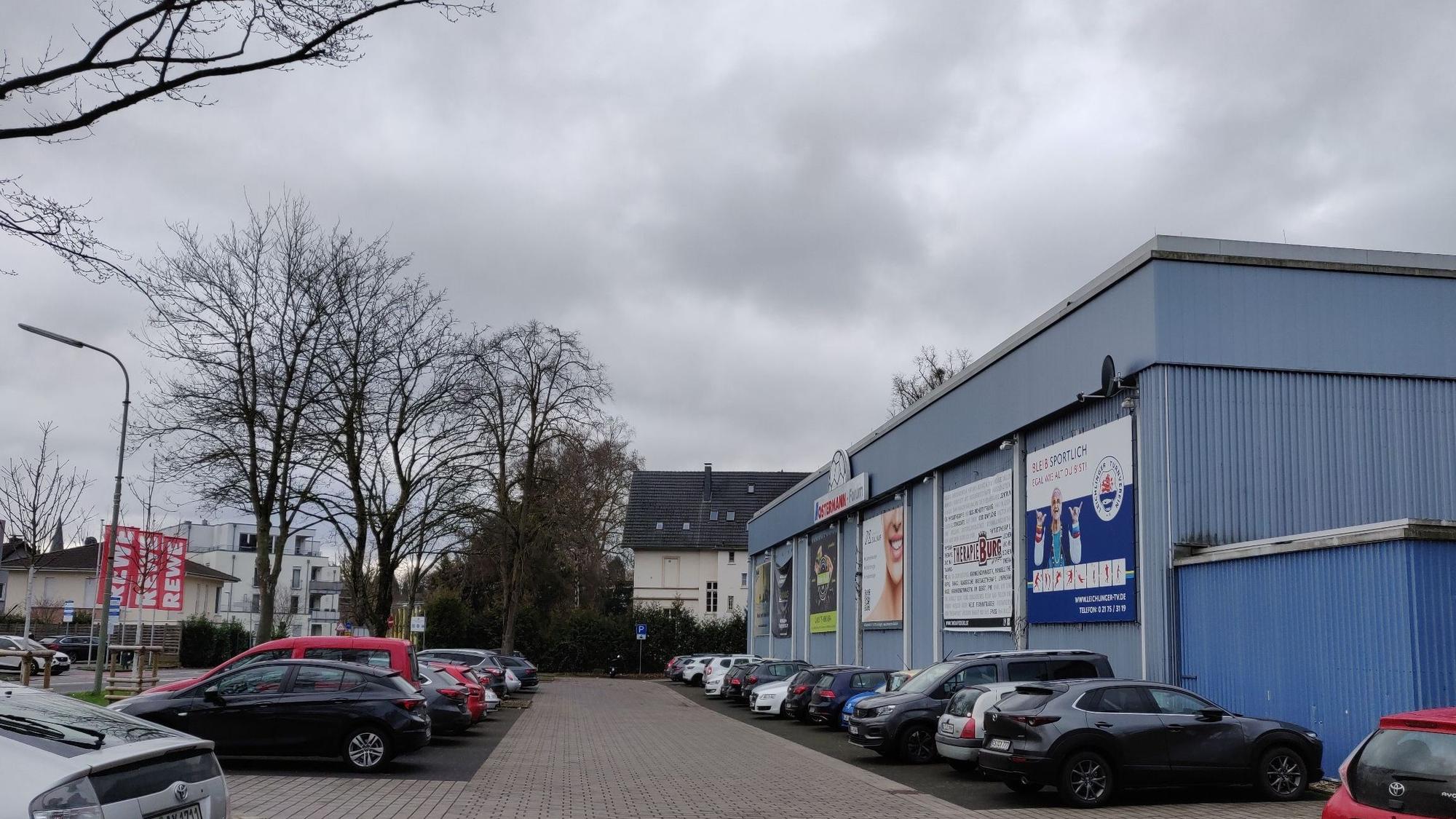 Der Stadtsportverband kümmert sich unter anderem um die Belegung der Sportstätten, hier der Parkplatz an der Sporthalle Am Hammer.