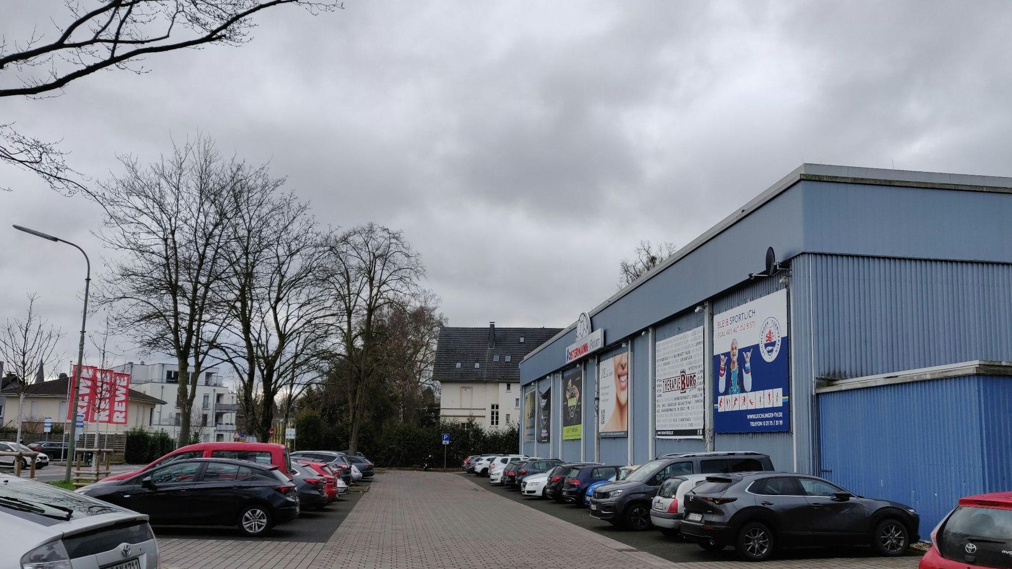 Der Stadtsportverband kümmert sich unter anderem um die Belegung der Sportstätten, hier der Parkplatz an der Sporthalle Am Hammer.